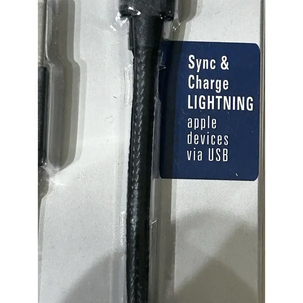 Wireless Gear Charge/sinc Cables For iPhone. 6ft Black And White Set Of 2